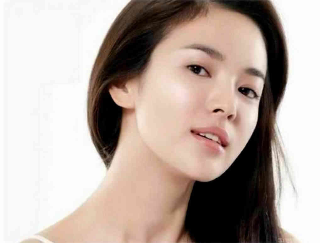 Song Hye Kyo memulai karirnya sebagai seorang model - 11 Fakta menarik Song Hye Kyo yang belum kamu ketahui ini bikin Song Joong Ki Jatuh Hati