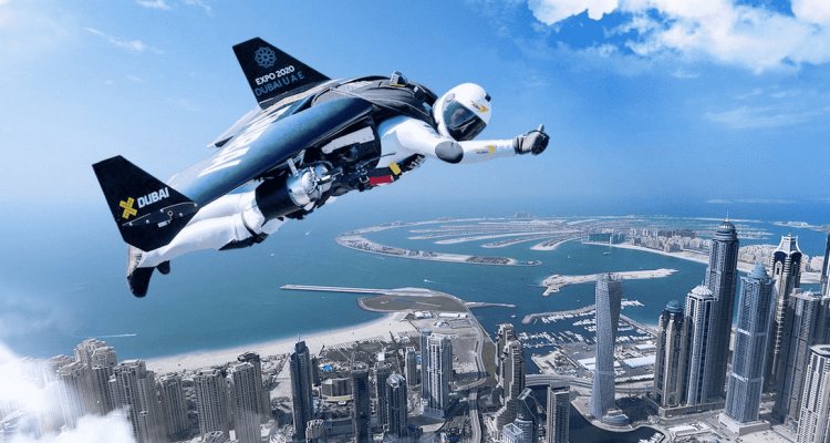 jetman in dubai 750x400 - Hal Gila Ini Hanya Bisa Kamu Temui Di Dubai Yang Akan Membuatmu Melongo