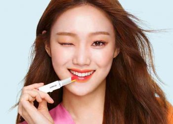 lipstik gradien 350x250 - Cara Membuat Makeup Bibir Gradasi Ala Korea